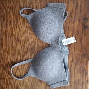 NWT Love by Gap Breathe Wireless Bra, Size 34A, Light Heather Gray color